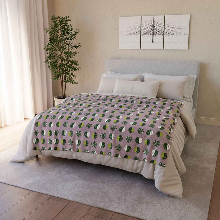 Variegated Monstera Pattern Cozy Fleece Throw Blanket